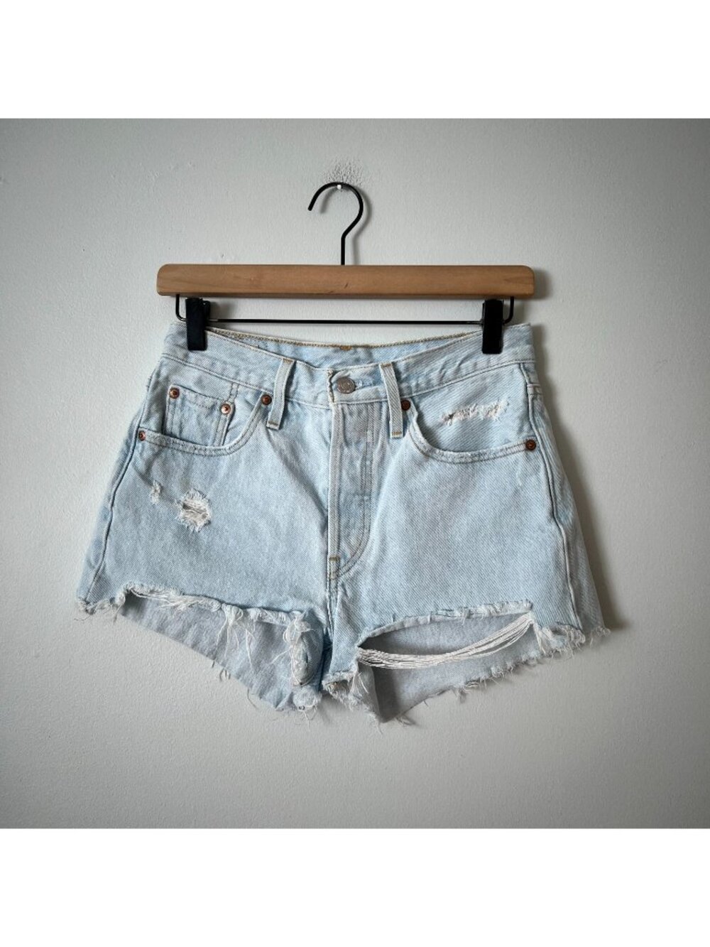 Levi's 501 High Rise Cut-Off Denim Shorts Light Wash Women's Size 25